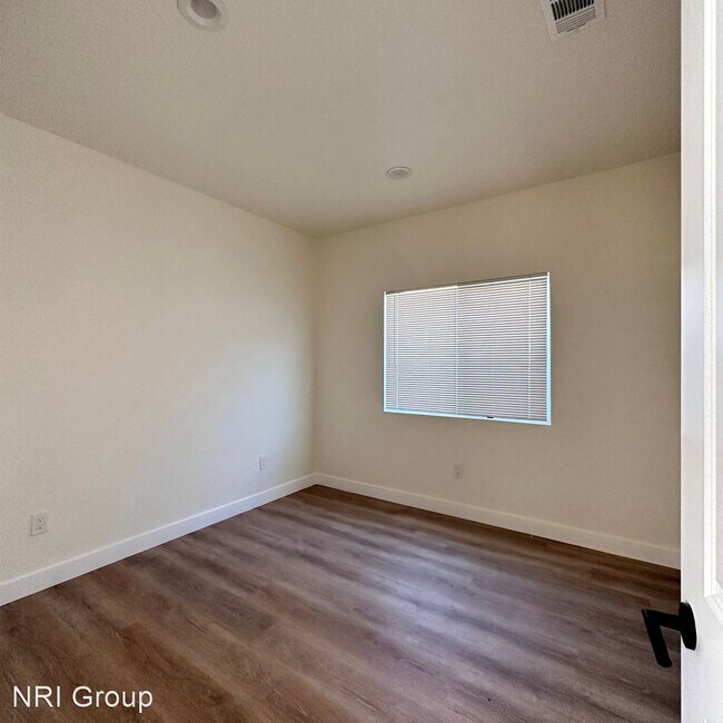 Building Photo - 4 br, 2 bath House - 13655 Fernwood Dr.