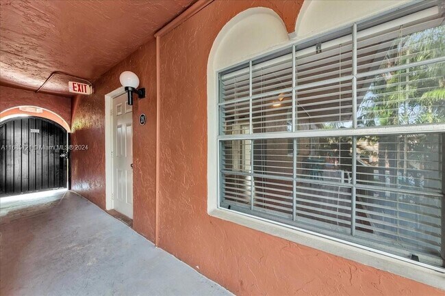 Foto del edificio - 1405 Miami Rd