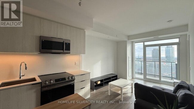 Building Photo - 48 Power St