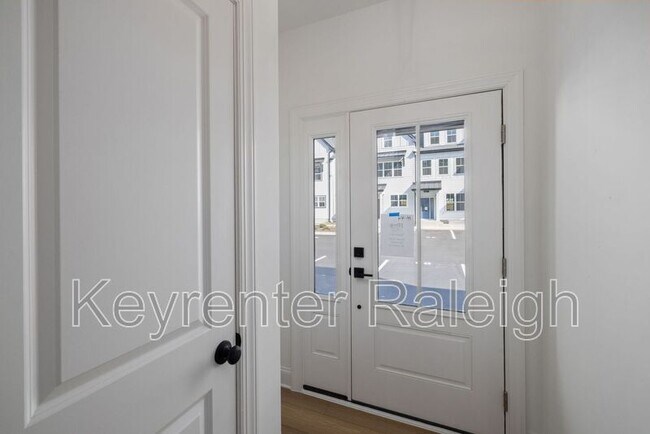 Foto del edificio - 4820 Gossamer Ln