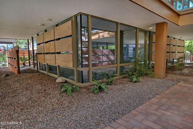 Foto del edificio - 7151 E Rancho Vista Dr