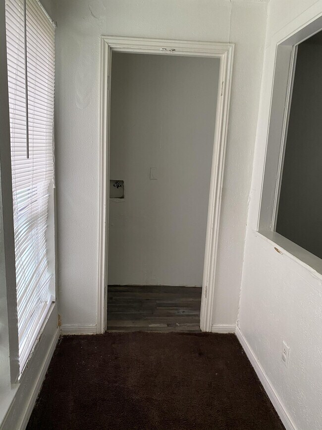 Foto del edificio - 124 Lake Meadows Dr
