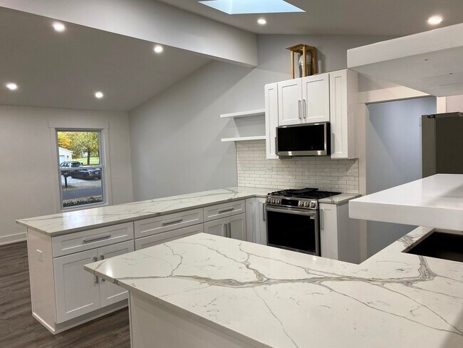Building Photo - 2012 Springside Dr