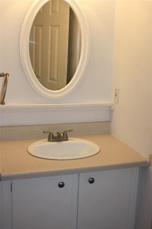 Foto del edificio - 12100 Melville Dr