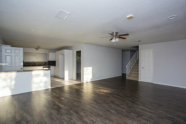 Building Photo - 6407 Nuben St