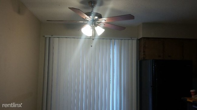 Foto del edificio - 2 br, 1 bath Apartment - 2161 Shangrai-La Dr