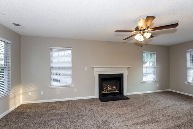 Foto del edificio - 15148 Leslie Brooke Rd