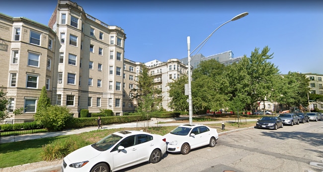 Building Photo - 31 Park Dr