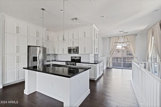 Building Photo - 6565 E Thomas Rd