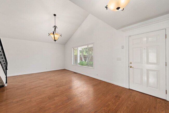 Foto del edificio - Spacious Single-Family Home in Great Location!