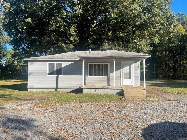 Building Photo - 5720 Young Rd