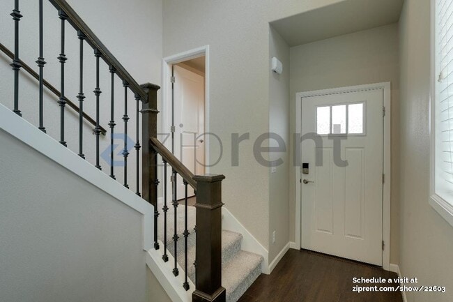 Building Photo - Unit