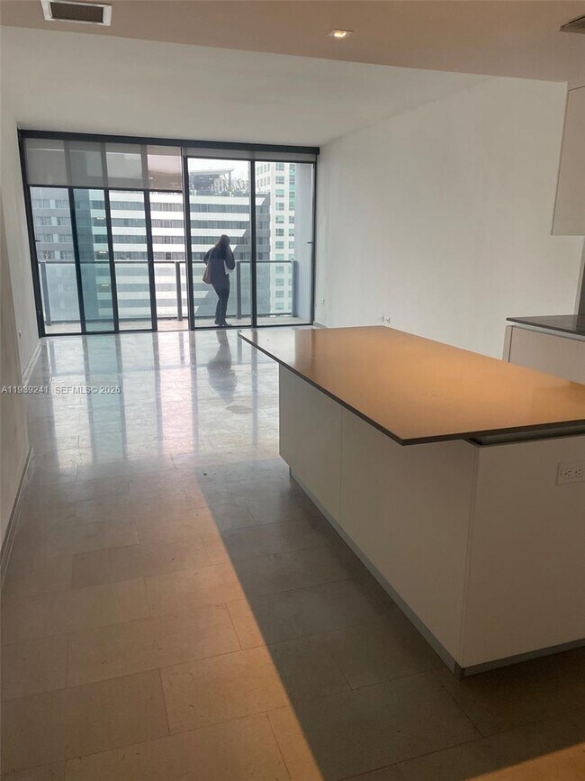 Foto del edificio - 88 SW 7th St