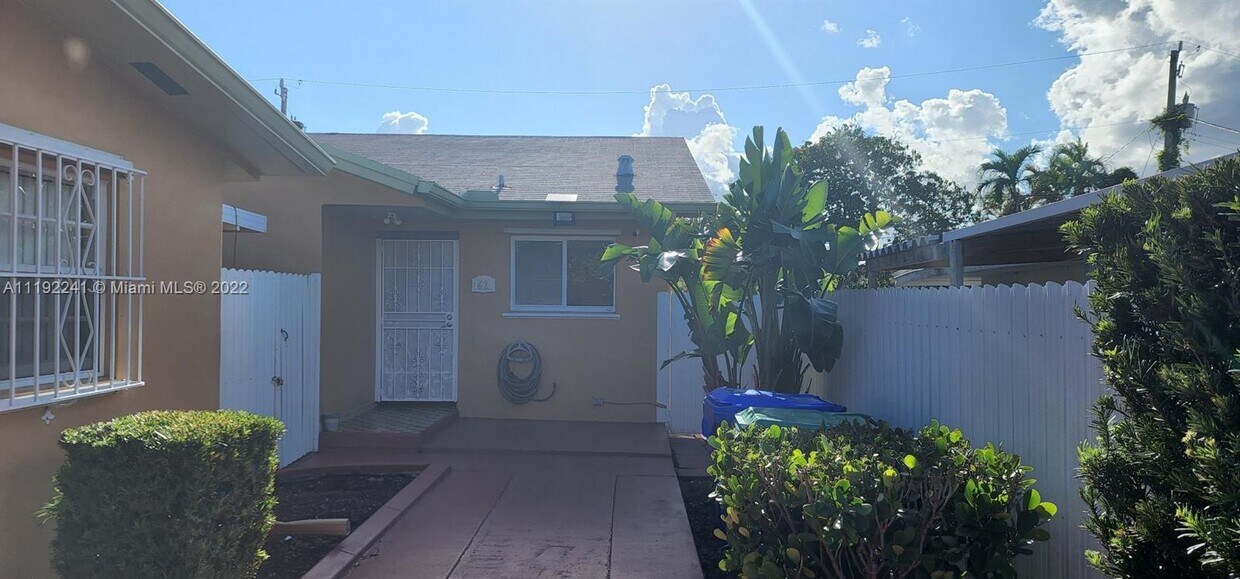 62 NW 48th Ct, Miami, FL 33126 House Rental in Miami, FL