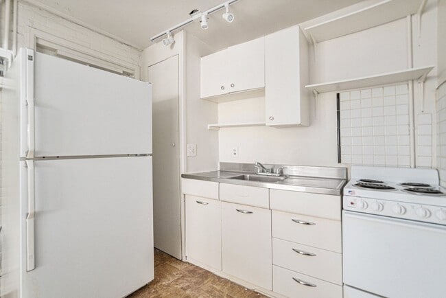 Photo - 2 BR Carriage Home 3 Blocks from Cheesman ...