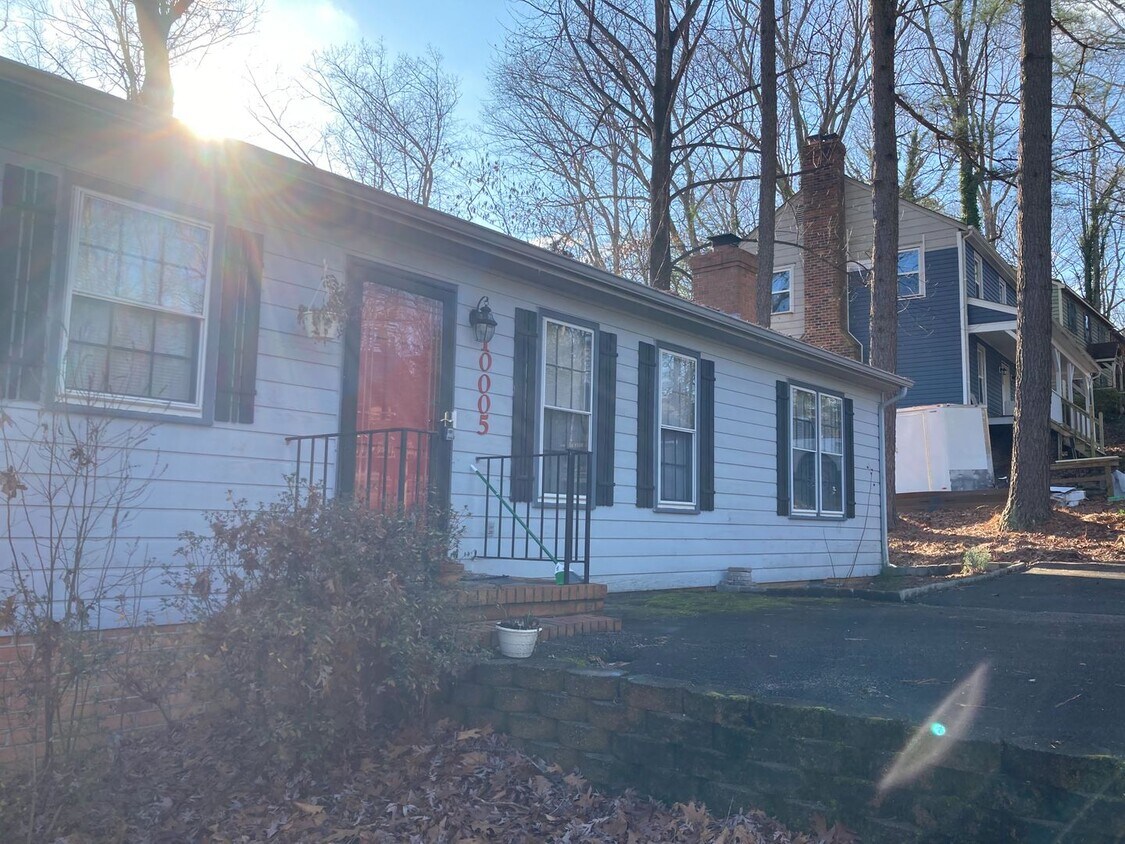 Primary Photo - Spacious Ranch Just Off Courthouse Road