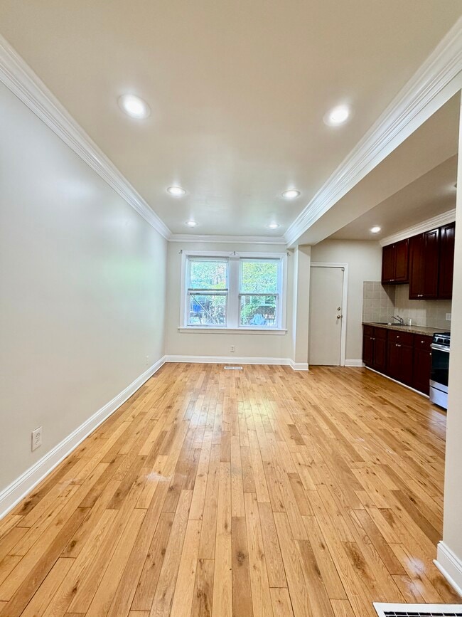 Building Photo - 2657 Bonnaffon St