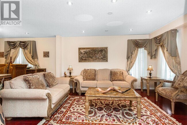Photo du bâtiment - 5525 Heatherleigh Ave