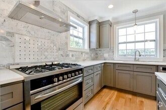 Building Photo - 235 Webster Ave