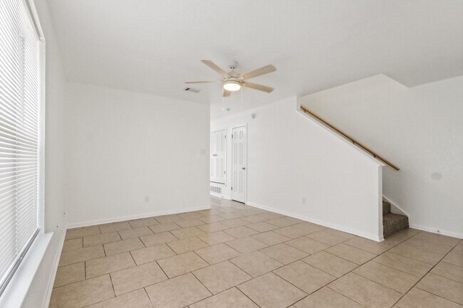 Foto del edificio - Close to Fort Hood! Town Home featuring 2 Bedrooms, 1.5 Baths, and 1 Car Garage