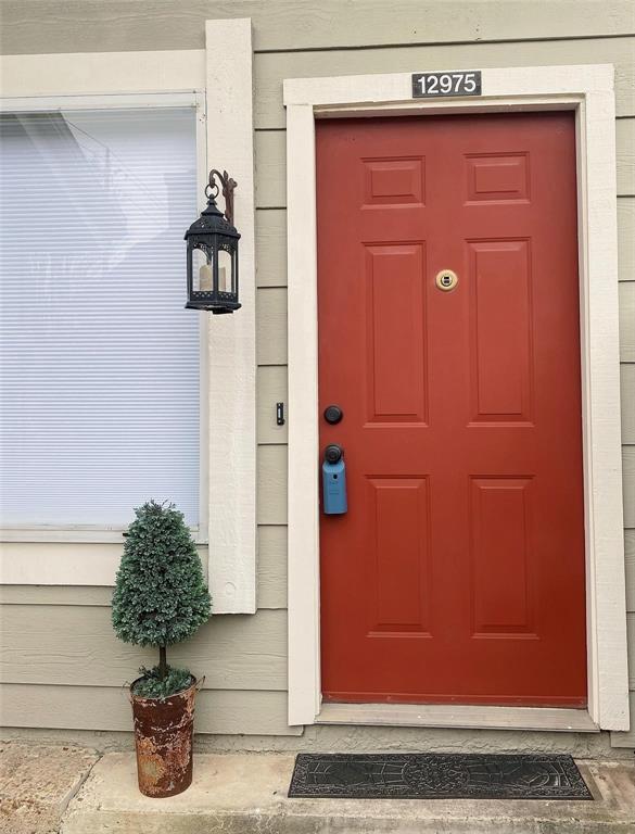 Building Photo - 12975 Wirevine Ln