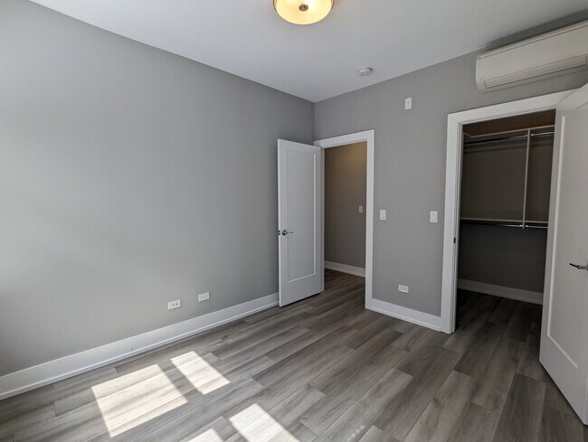 Foto del edificio - 3943 N Janssen Ave