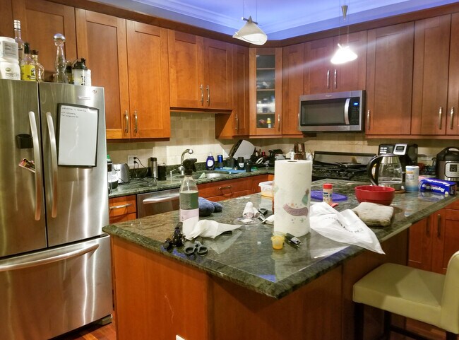 Foto del edificio - 1712 W Beach Ave