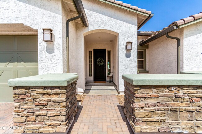 Foto del edificio - 11818 W Luxton Ln