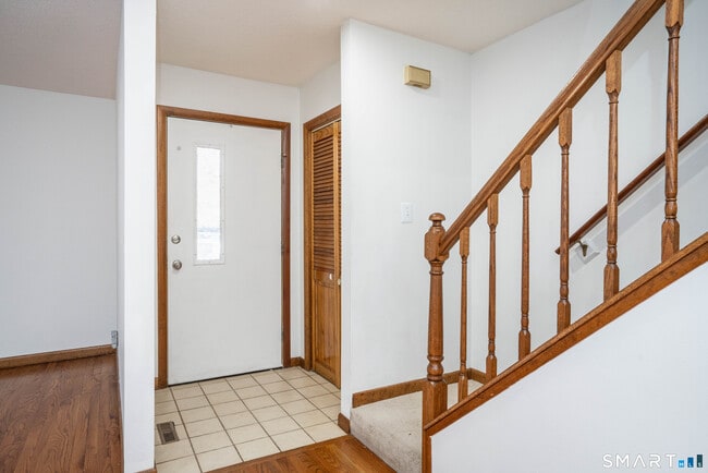 Building Photo - 449 S Main St