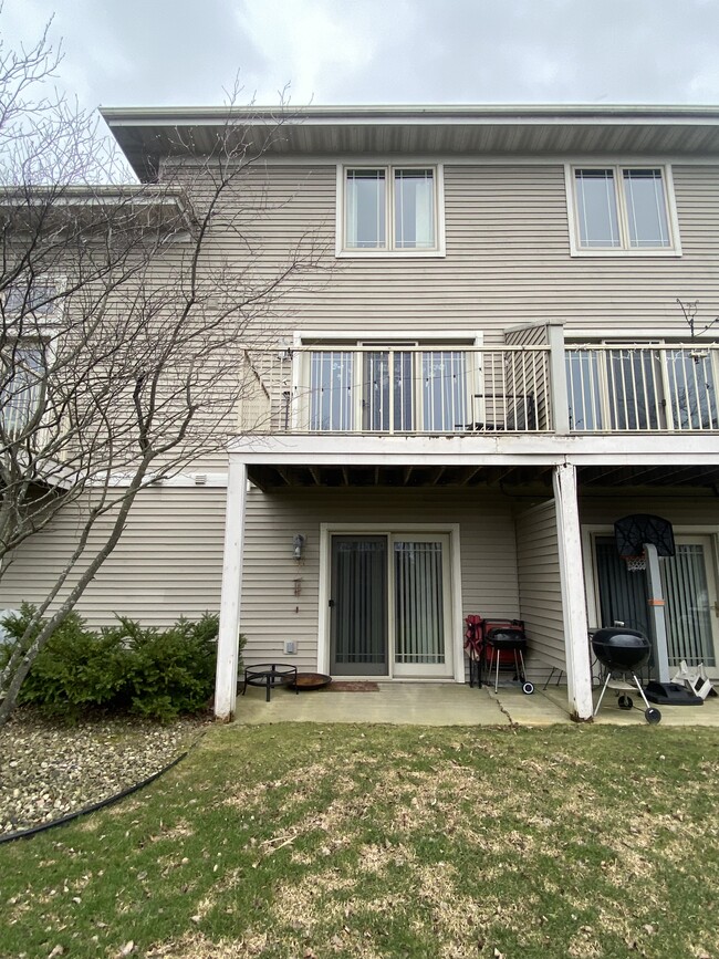 Back - 206 Meadowside Dr