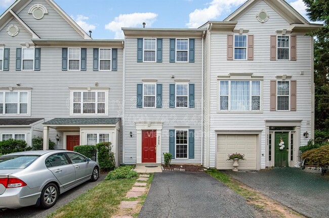 Building Photo - 45425 Clarkes Crossing Square