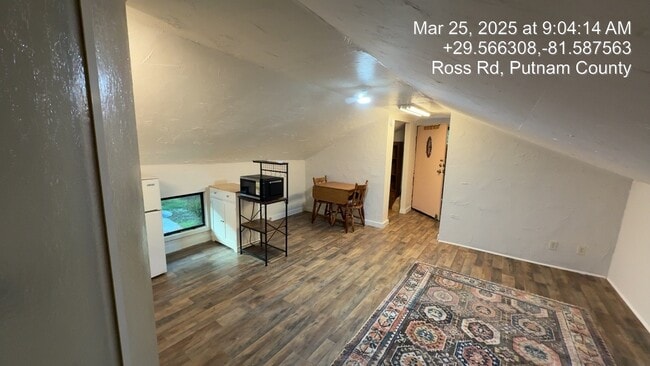 Building Photo - 110 Betsy Ross Pl