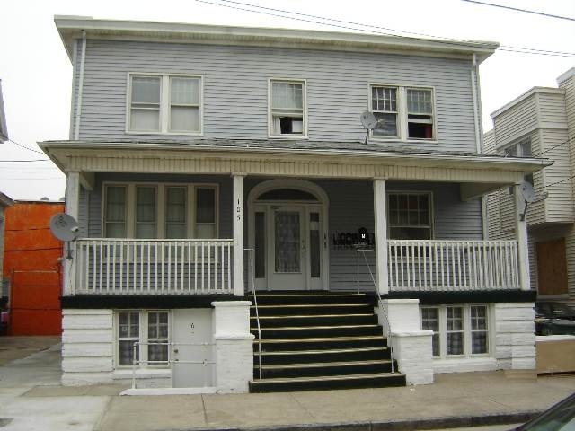 Primary Photo - 105 S Albion Pl