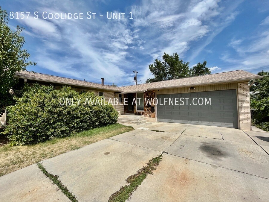 Primary Photo - Amazing 3 Bedroom Midvale Top Floor Unit! ...