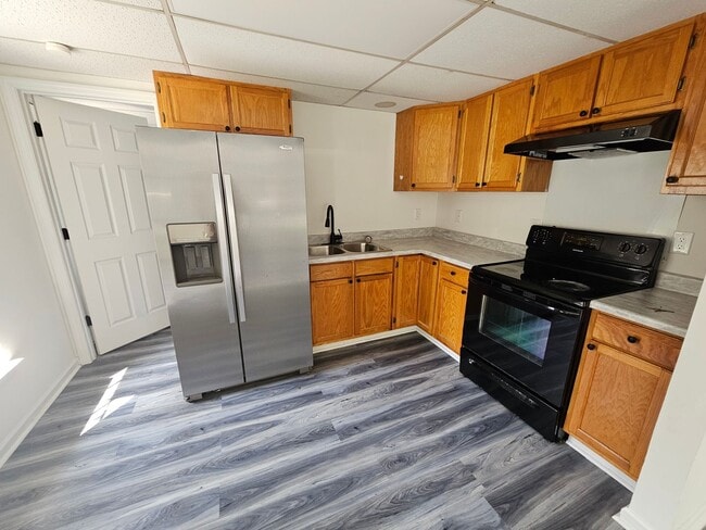 Building Photo - Beautifully Updated Duplex in Central Tull...