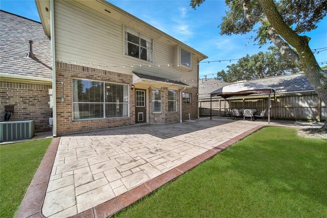 Building Photo - 23111 Red River Dr