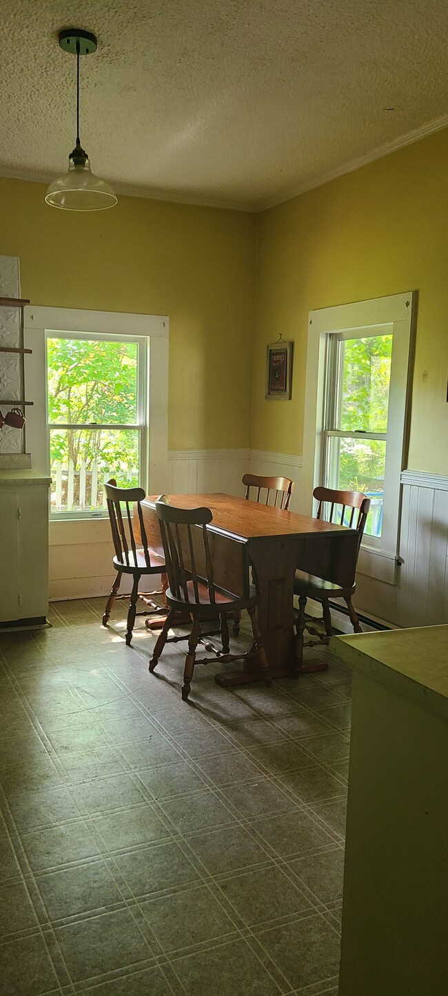 Kitchen/Dining Room - 19 High St