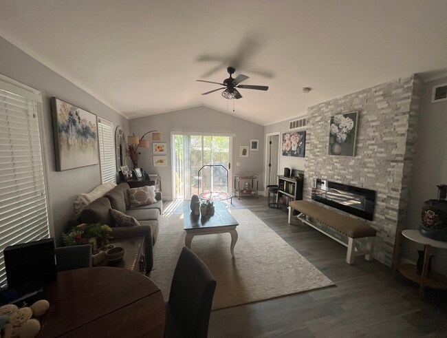 Foto del edificio - Fully furnished beautifully renovated house!