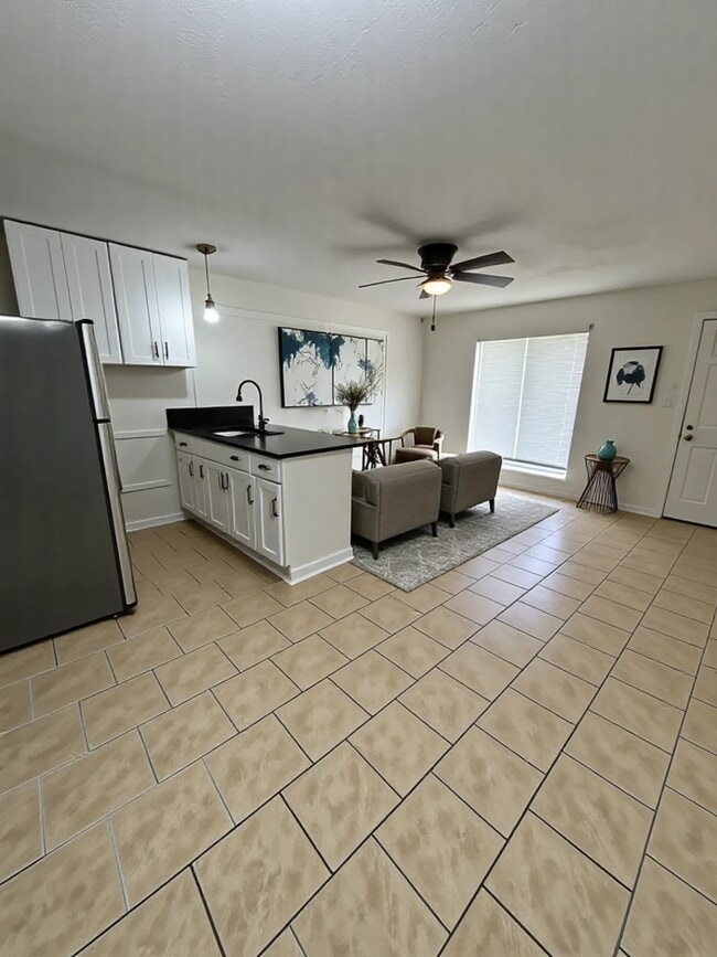 Foto del edificio - 7610 Red Robin Ln