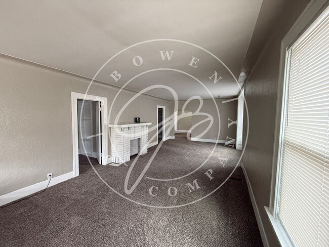 Building Photo - Spacious 3 bedroom 2 bath lower Duplex in Swanton