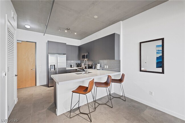 Foto del edificio - 353 E Bonneville Ave