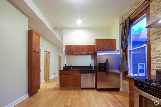 Building Photo - 2609 W Potomac Ave
