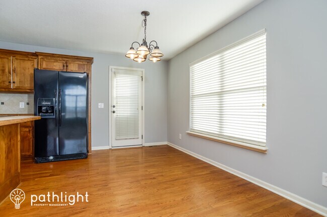 Foto del edificio - 8431 N Kensington Ave, Kansas City, MO, 64156