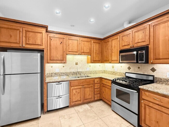 Building Photo - 456 Gabilan St