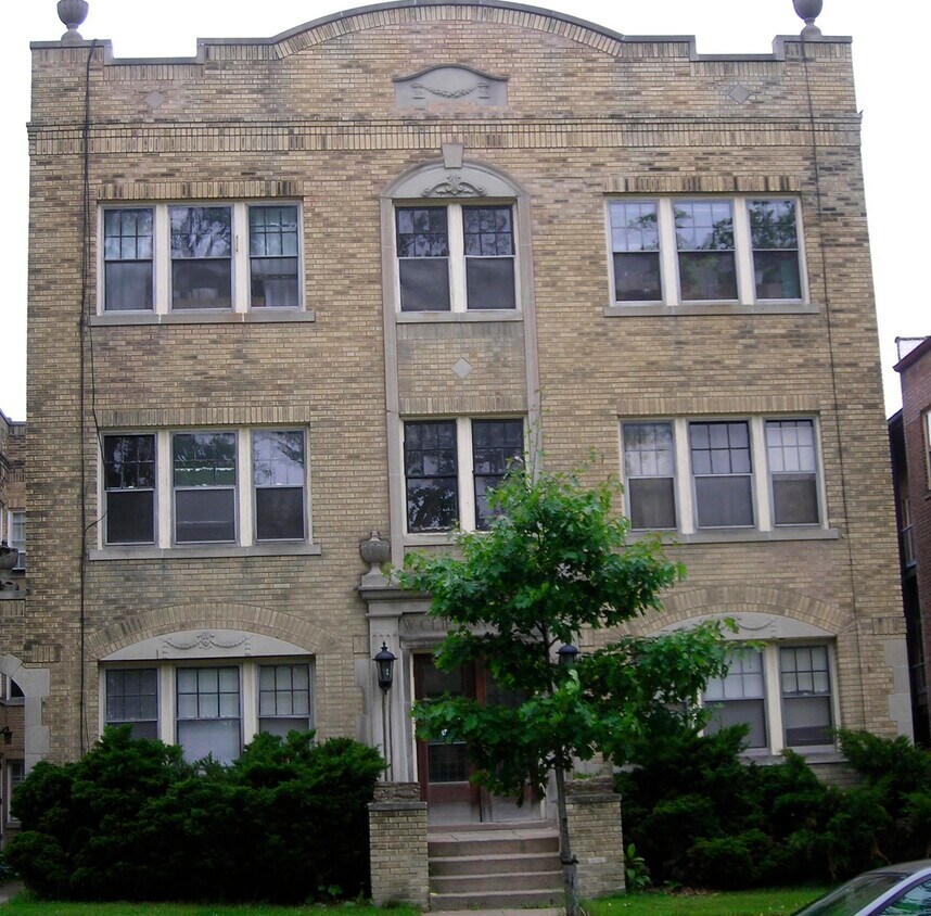 Primary Photo - 1350 W Clifton Blvd