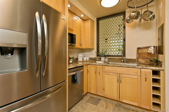 Foto del edificio - 1 bed 1 bath Amazing ocean, marina and mountain view unit.