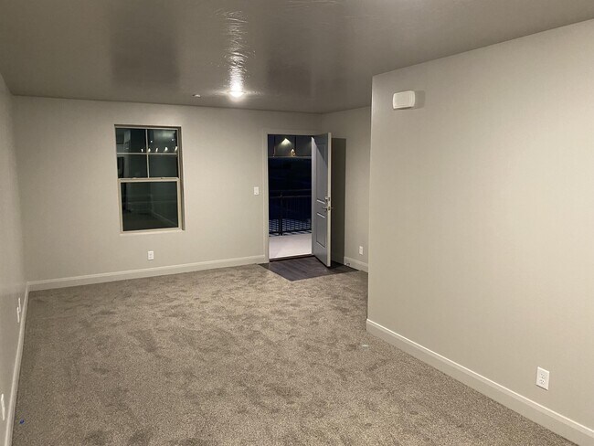 Building Photo - 184 Lone Rock Dr