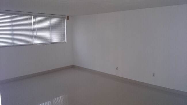 Foto del edificio - 9735 NW 52nd St