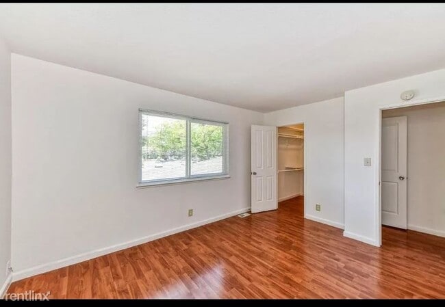 Building Photo - 2 br, 1 bath Condo - 5648 Madison Avenue