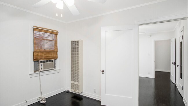 Foto del edificio - Spacious 3Bed/2Bath with Private Balcony A...